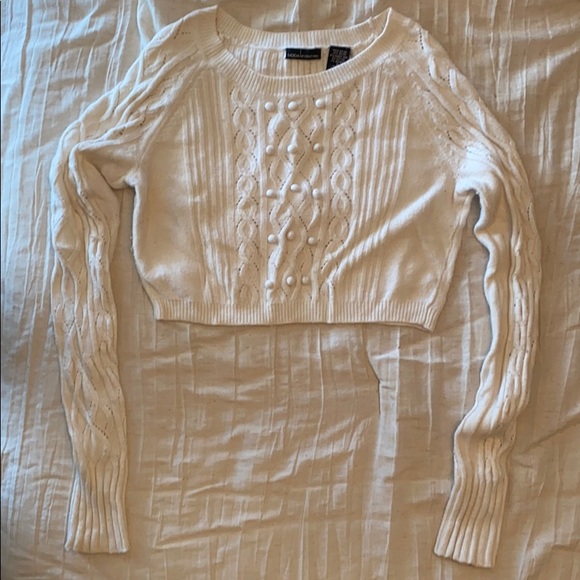 MODA International Crop Sweater - Picture 1 of 3